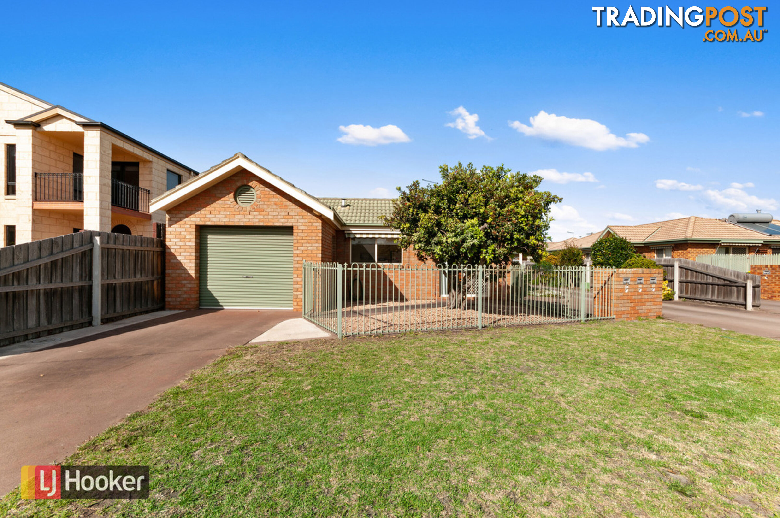 1/64 Roadknight Street LAKES ENTRANCE VIC 3909