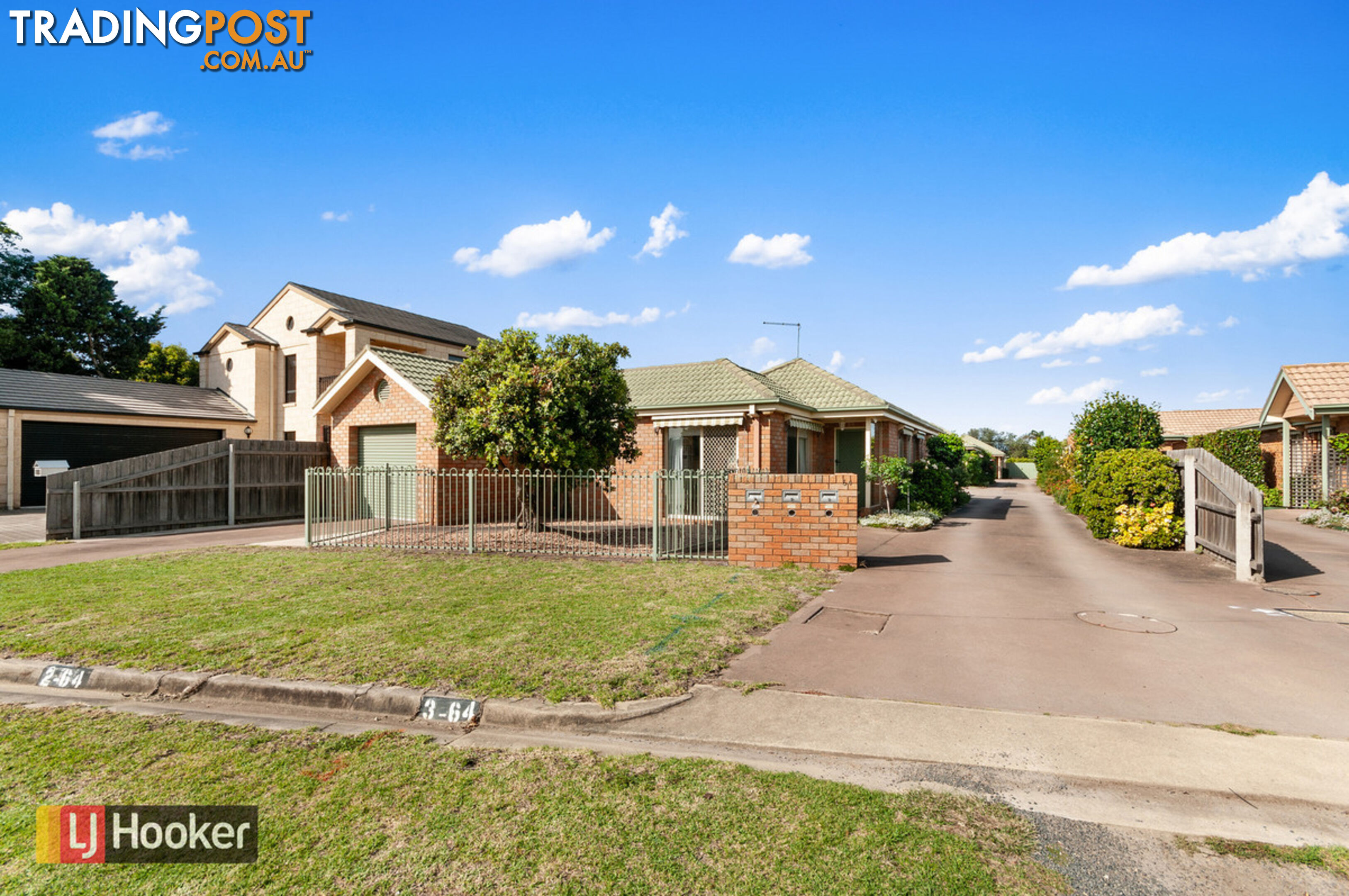 1/64 Roadknight Street LAKES ENTRANCE VIC 3909