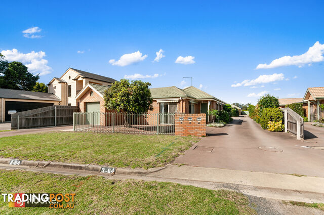 1/64 Roadknight Street LAKES ENTRANCE VIC 3909