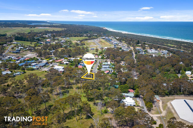 15 Christopher Court LAKES ENTRANCE VIC 3909