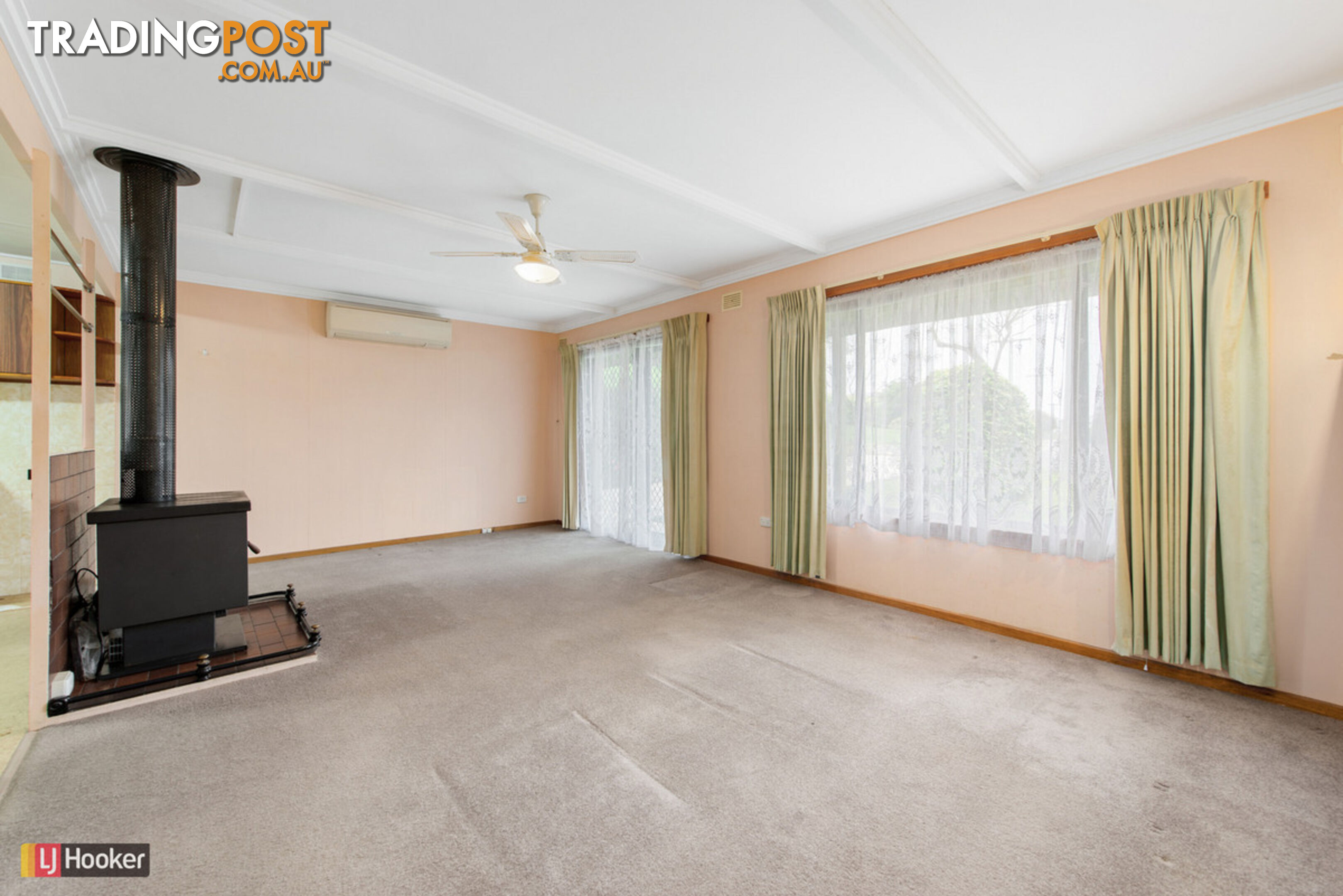 15 Christopher Court LAKES ENTRANCE VIC 3909