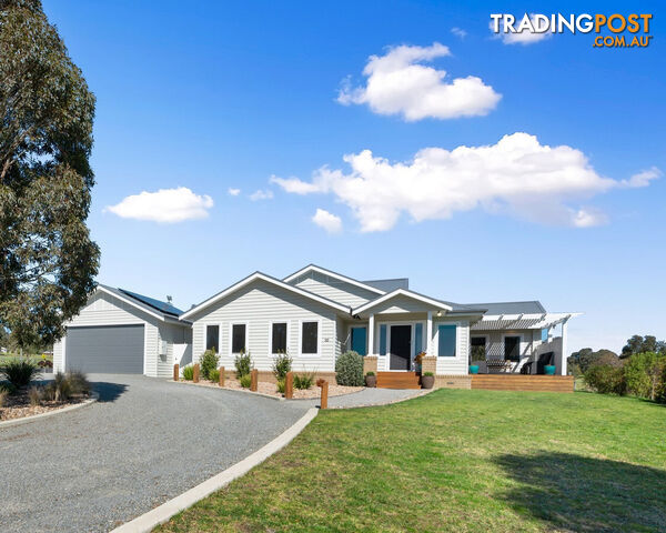 10 Besley Close METUNG VIC 3904