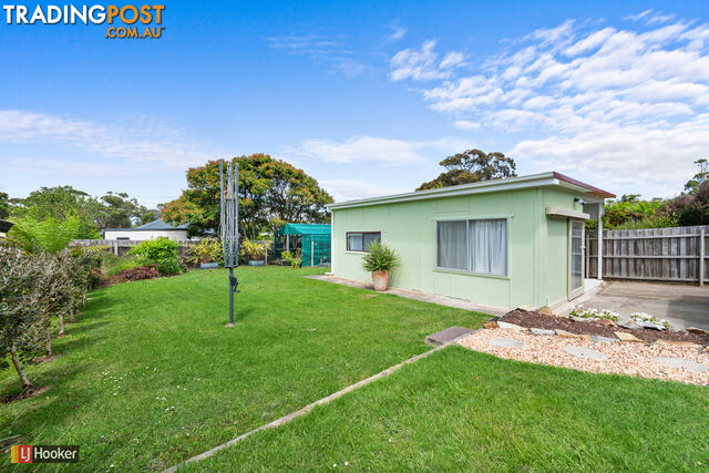 14 Robin Street LAKES ENTRANCE VIC 3909