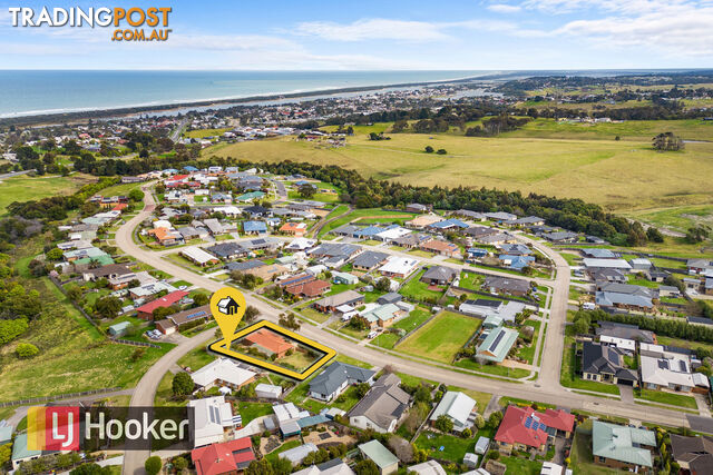 1 Morkham Court LAKES ENTRANCE VIC 3909