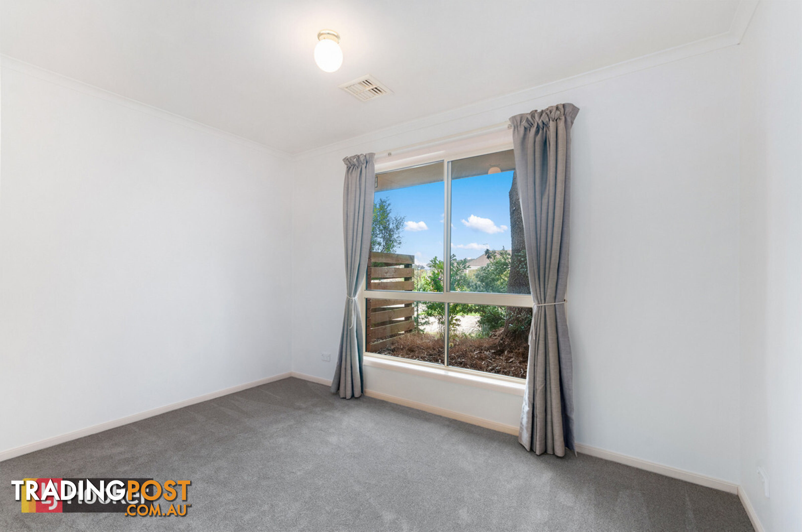 1 Morkham Court LAKES ENTRANCE VIC 3909