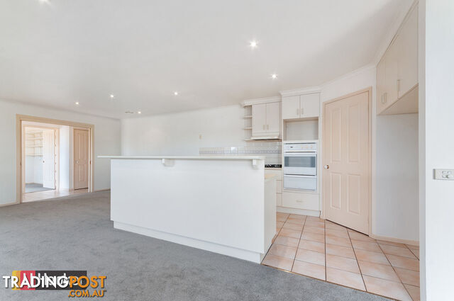 1 Morkham Court LAKES ENTRANCE VIC 3909