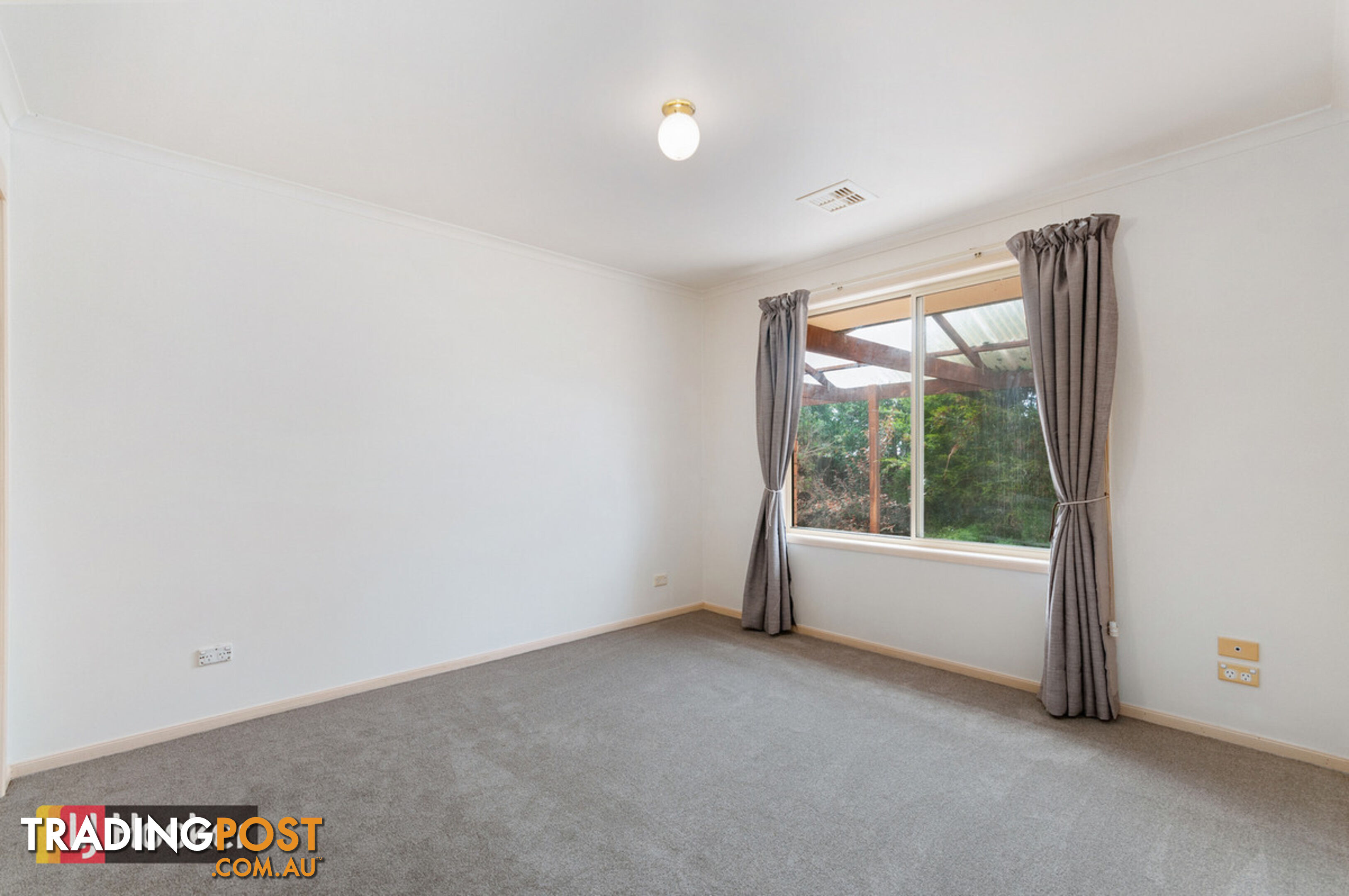 1 Morkham Court LAKES ENTRANCE VIC 3909