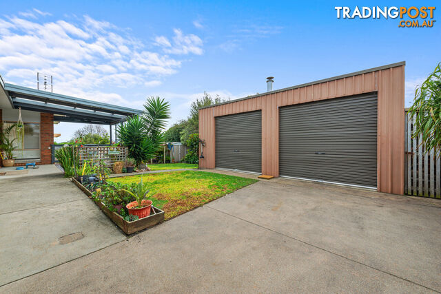 23 Periwinkle Drive LAKES ENTRANCE VIC 3909