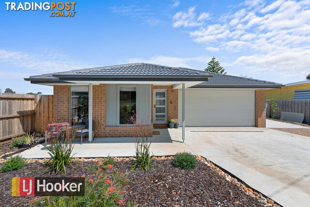 18 Golf Links Road LAKES ENTRANCE VIC 3909