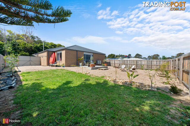 18 Golf Links Road LAKES ENTRANCE VIC 3909