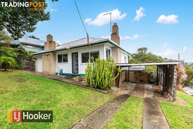 8 Sudings Road LAKES ENTRANCE VIC 3909