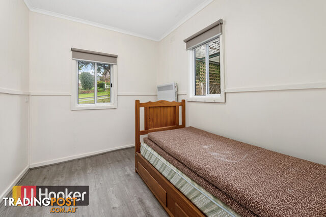 8 Sudings Road LAKES ENTRANCE VIC 3909