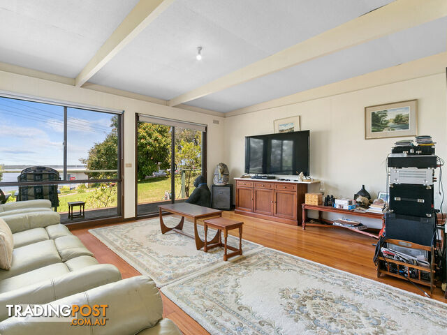 5 Lake Grove METUNG VIC 3904