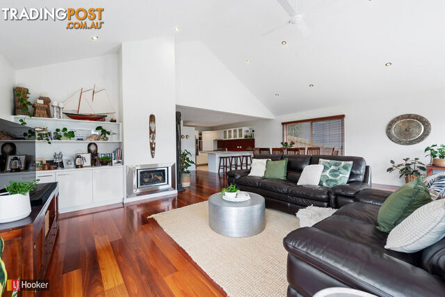 13 Outlook Avenue LAKES ENTRANCE VIC 3909