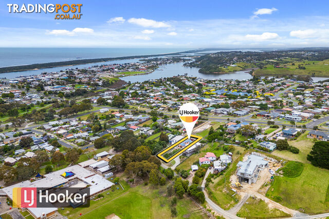 13 Outlook Avenue LAKES ENTRANCE VIC 3909