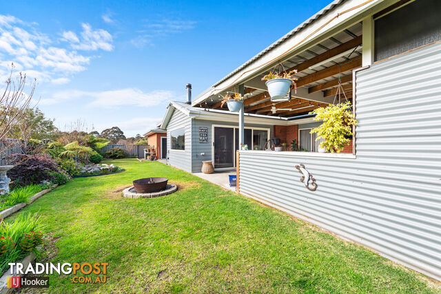 25 Tranquil Court LAKES ENTRANCE VIC 3909