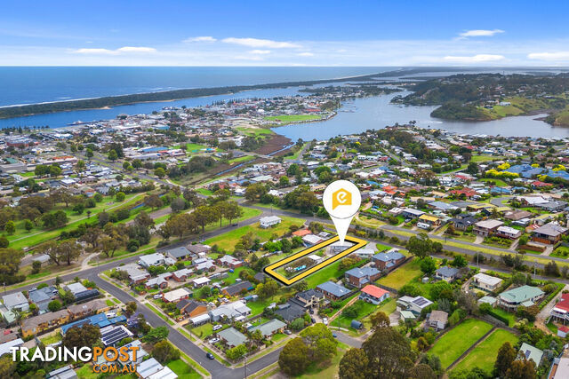 102 Myer Street LAKES ENTRANCE VIC 3909