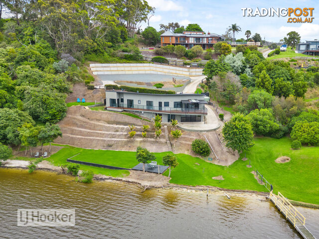 4 Cabarita Point KALIMNA VIC 3909