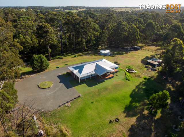 190 Baades Road LAKES ENTRANCE VIC 3909