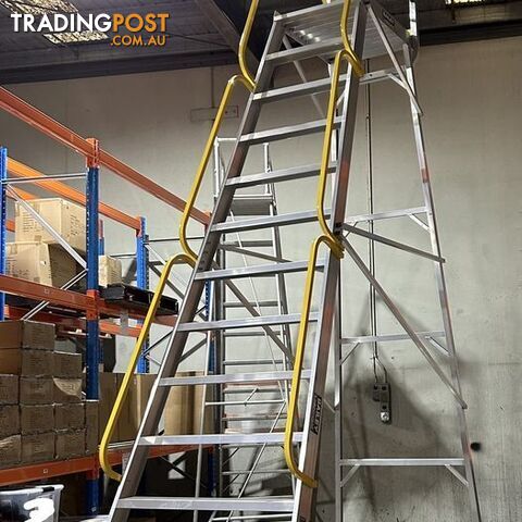 Warehouse picking ladder access platform 3866mm 200kg