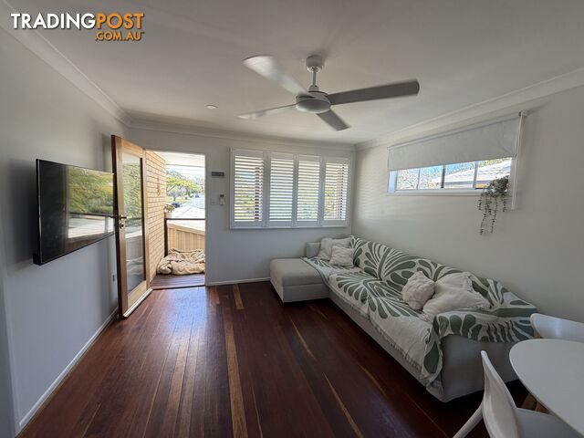 1 3 Lucinda Street CLONTARF QLD 4019 - photo 3 of 8