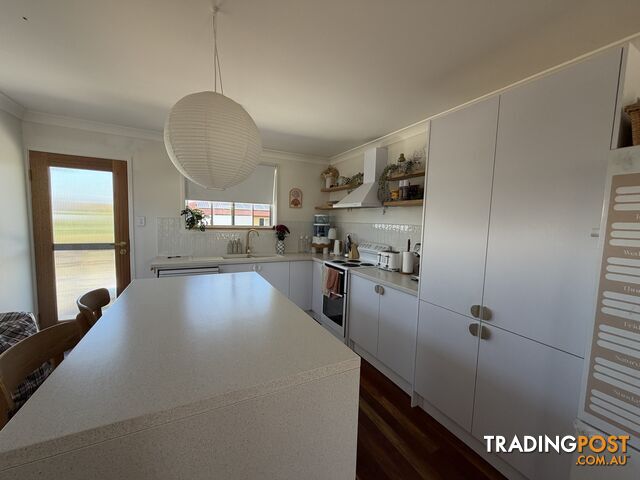 1 3 Lucinda Street CLONTARF QLD 4019 - photo 2 of 8