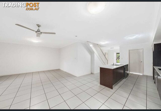 1 7 Percy Street REDCLIFFE QLD 4020 - photo 3 of 10