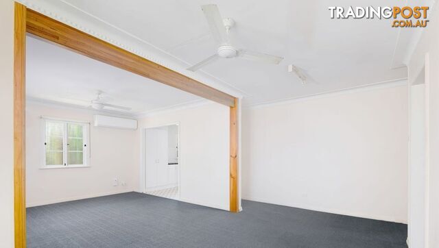 14 Seymour Street DECEPTION BAY QLD 4508 - photo 5 of 12