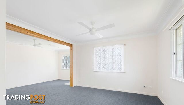 14 Seymour Street DECEPTION BAY QLD 4508 - photo 4 of 12