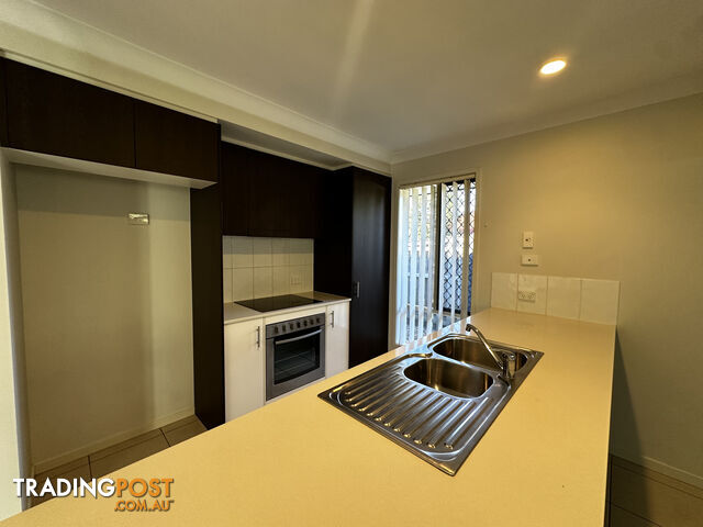 40 Livingstone Court NORTH LAKES QLD 4509 - photo 5 of 12