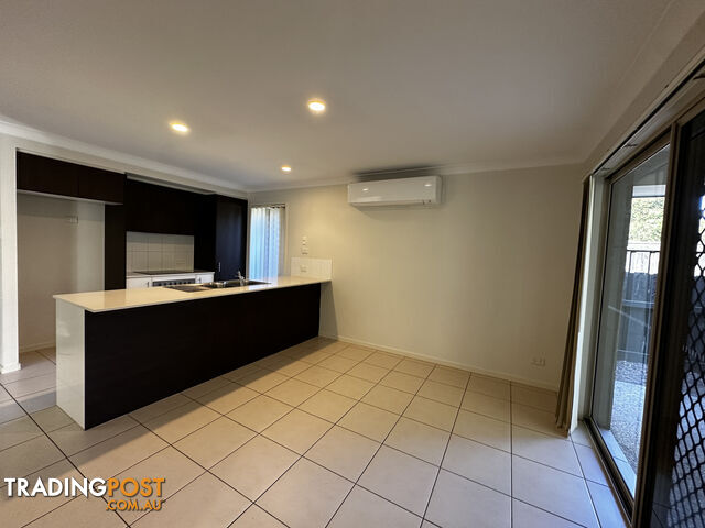 40 Livingstone Court NORTH LAKES QLD 4509 - photo 4 of 12