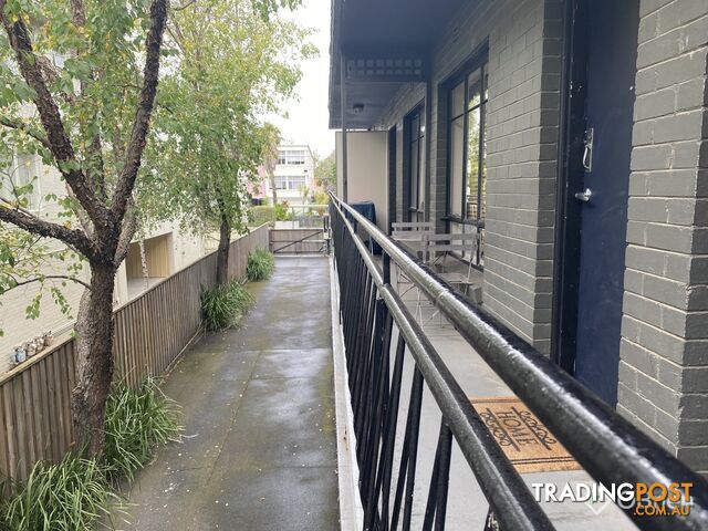 17/131 Glen Huntly Road Elwood VIC 3184