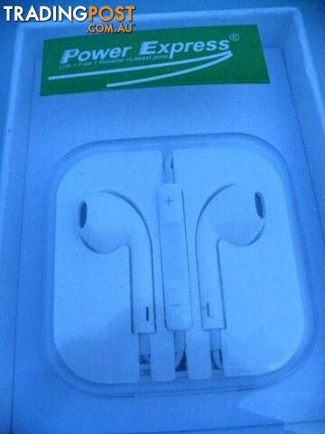 GENUINE Apple EarPods with Remote and Mic SEALED UN-OPENED