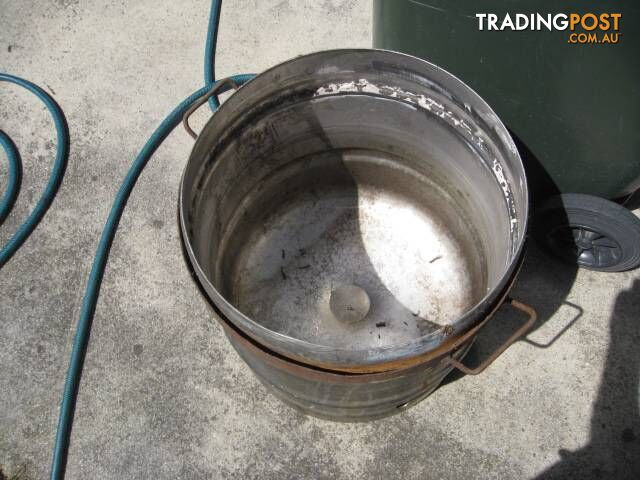 54 LT STAINLESS STEEL POT WITH HANDLES - photo 2 of 5