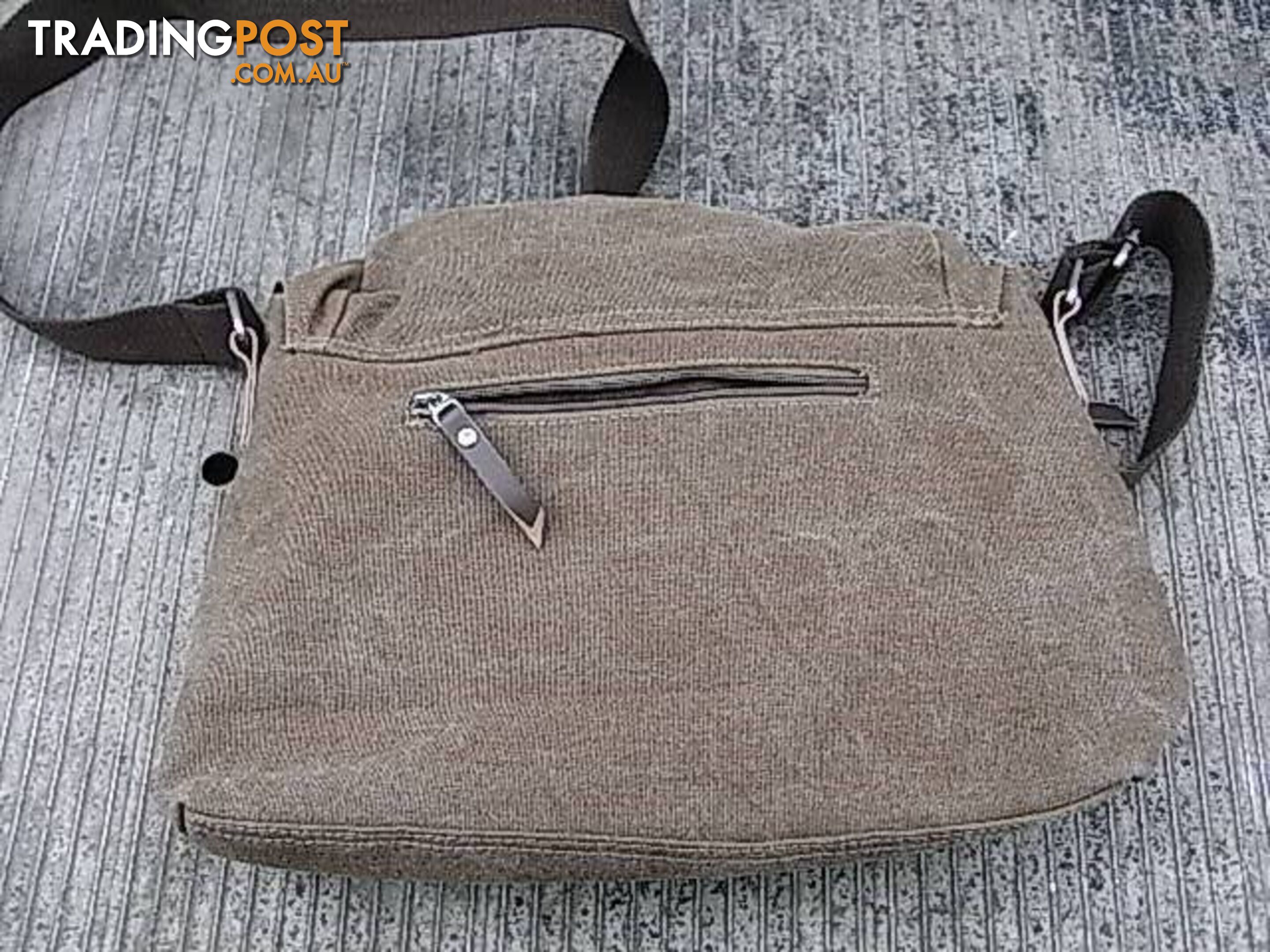 YIKUBAG THICK CANVAS MESSENGER BAG