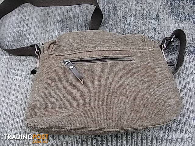 YIKUBAG THICK CANVAS MESSENGER BAG