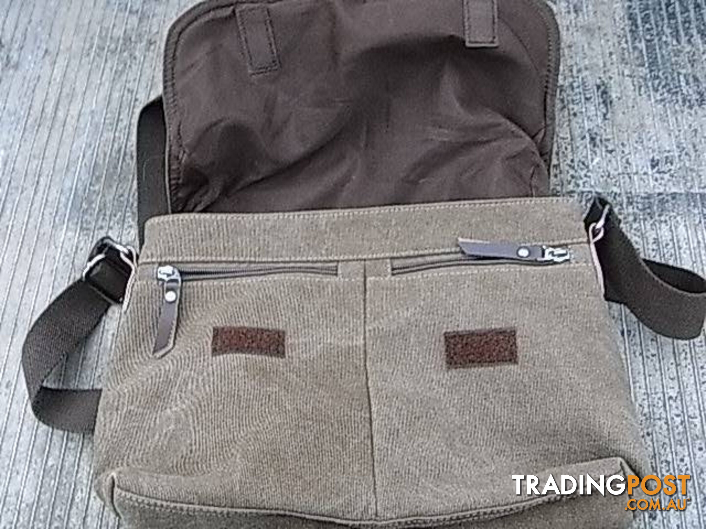 YIKUBAG THICK CANVAS MESSENGER BAG