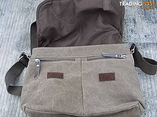 YIKUBAG THICK CANVAS MESSENGER BAG