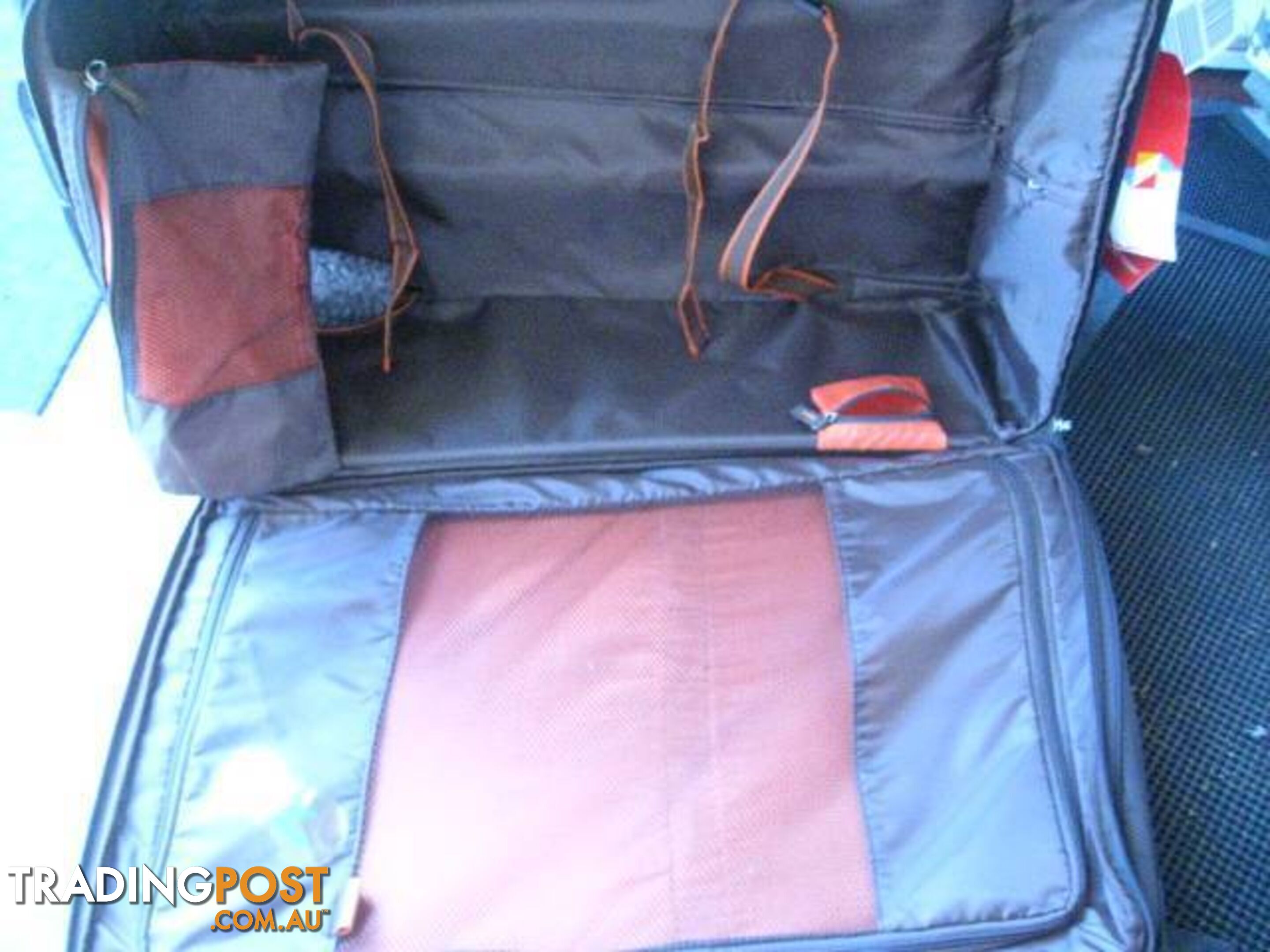 ANTLER LUGGAGE EX-LARGE EXCELLENT CONDITION SUIT NEW BUYER