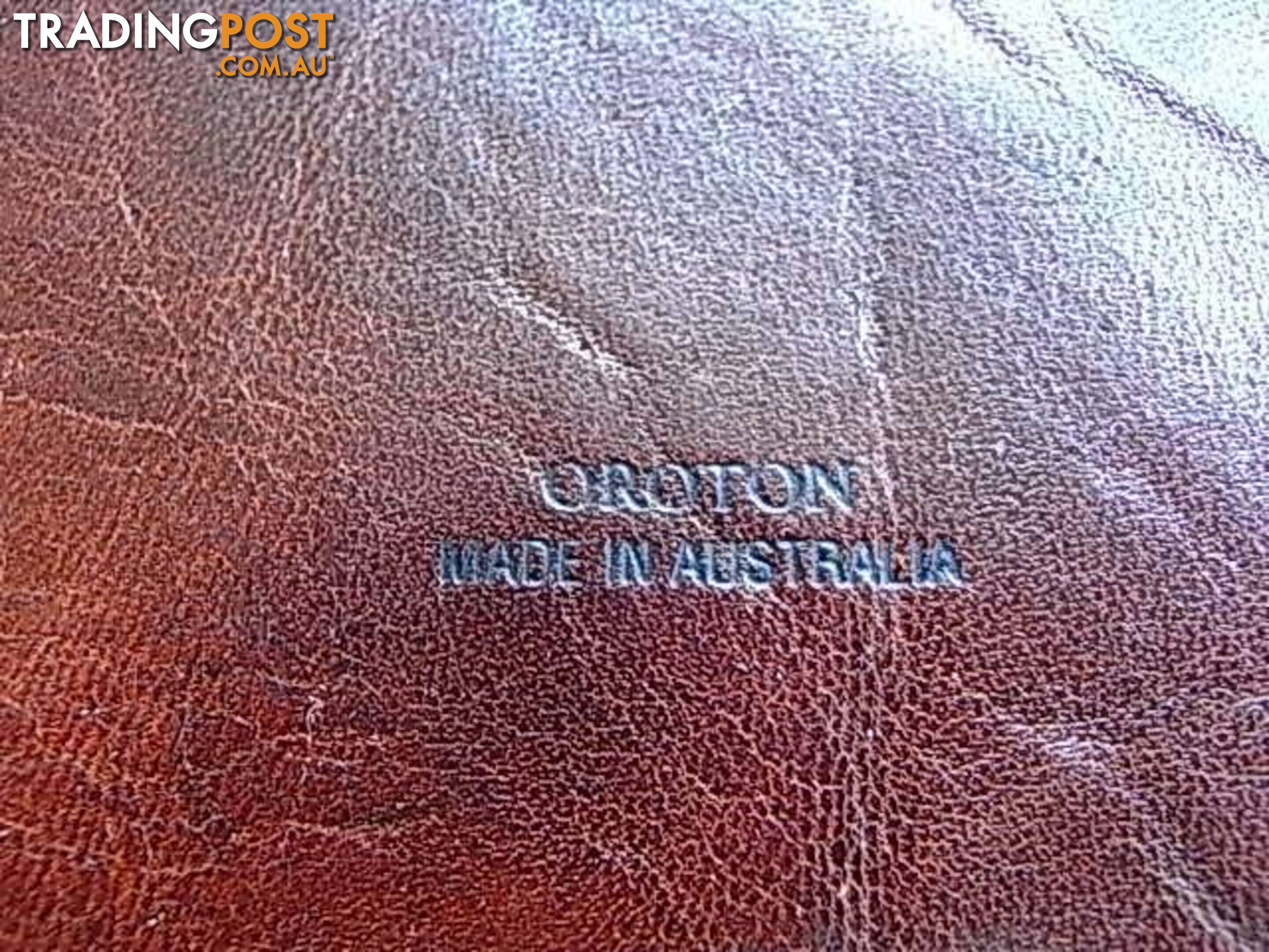 VINTAGE LEATHER OROTON MADE IN AUSTRALIA PICKUP OR POST\VINTAGE L