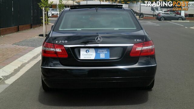 2010 Mercedes-Benz E250 212 CDI Elegance Sedan - photo 4 of 24