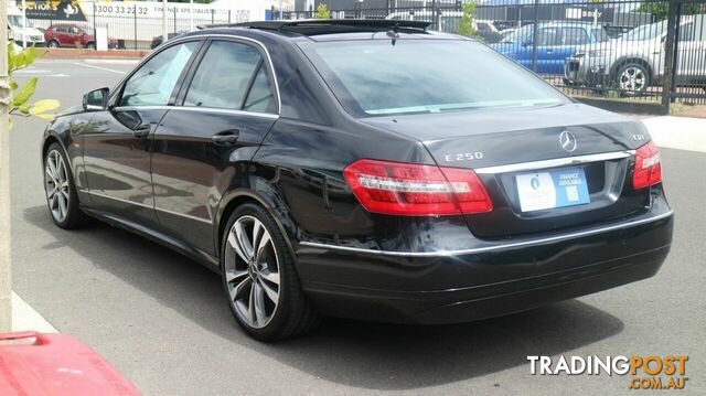 2010 Mercedes-Benz E250 212 CDI Elegance Sedan - photo 5 of 24