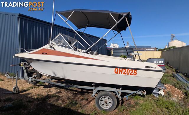 1993 Seafarer 5.0 V SEA CUDDY CABIN