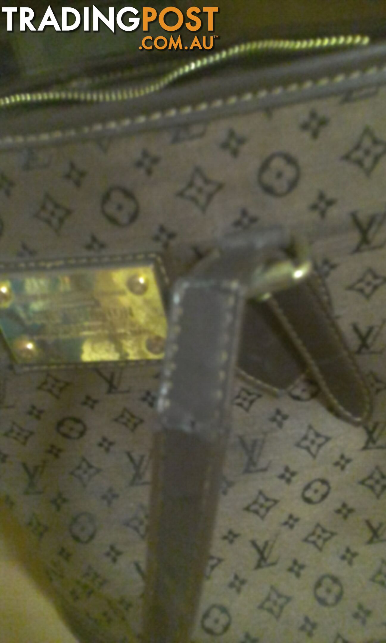 Lois Vuitton hand band...$30ono