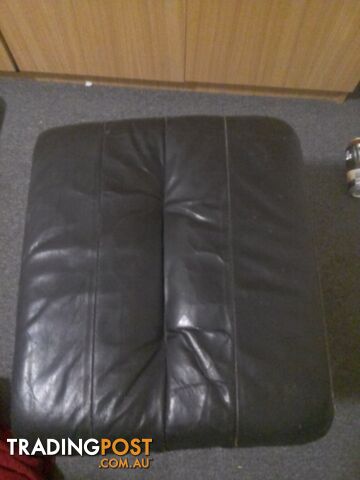 Leather foot rest steal frame. excellent condition $25ono