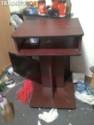 Tv stand chipboard. $35ono excellent condition.