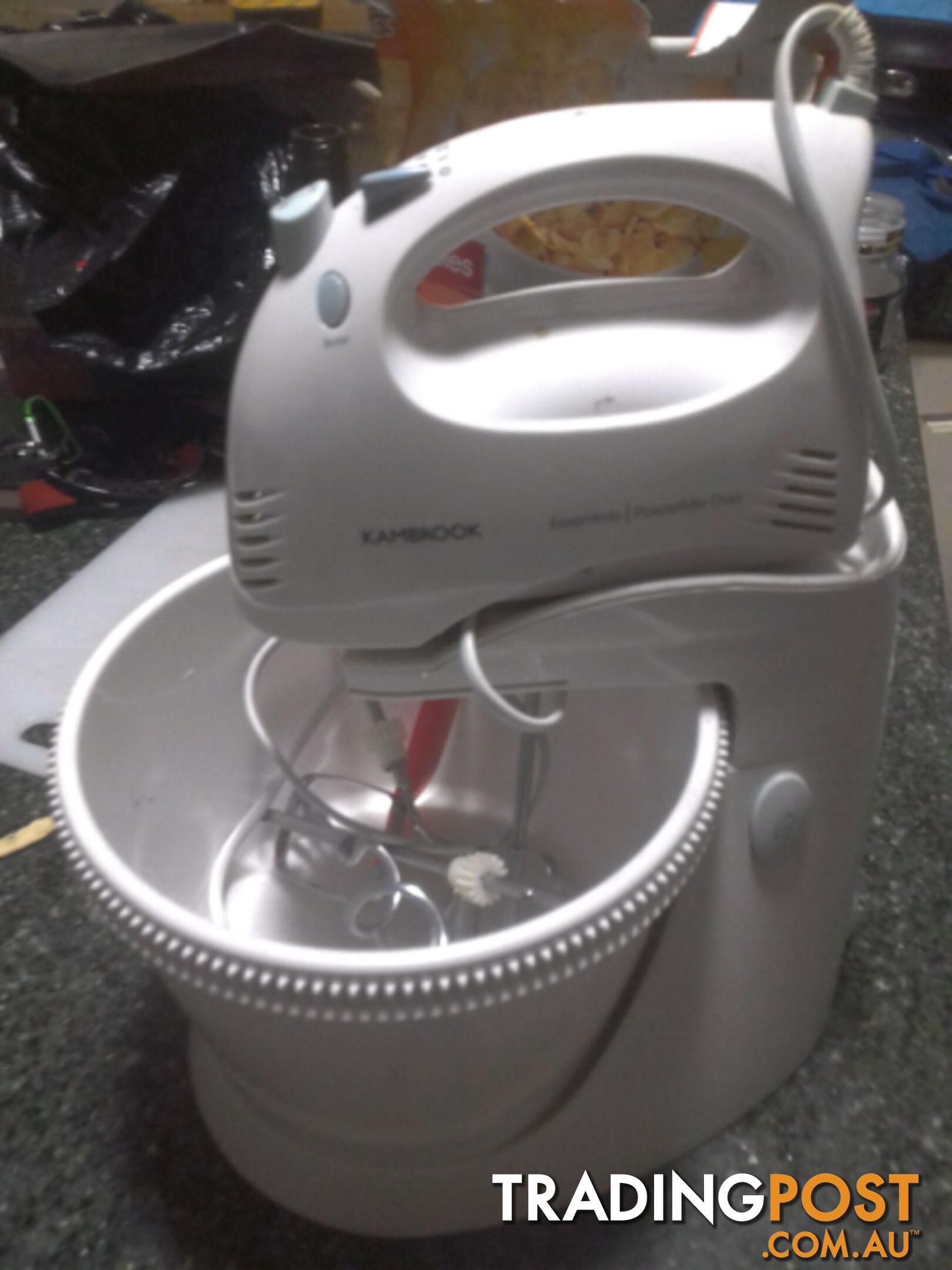 Kambrook power mix duo . blender/mixer with accessories $25.ono