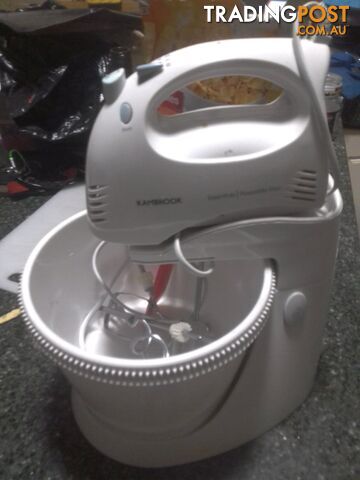 Kambrook power mix duo . blender/mixer with accessories $25.ono