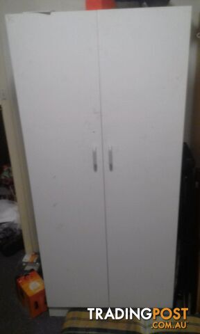 White cabniet chipboard cupboard -shelves 1800h800w420d $45ono - photo 2 of 2