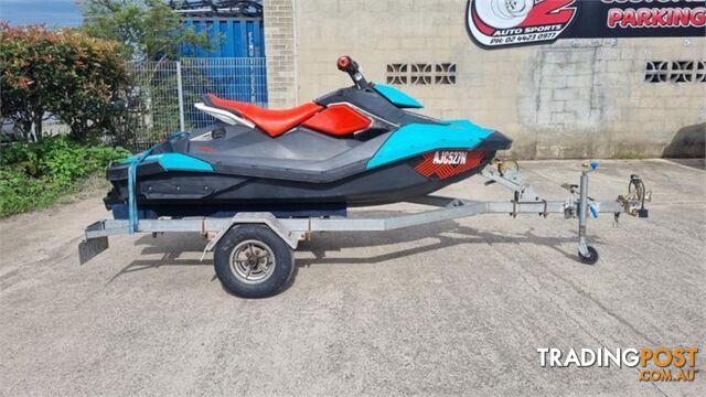 2017 SEA-DOO SPARKTRIXX   SKI